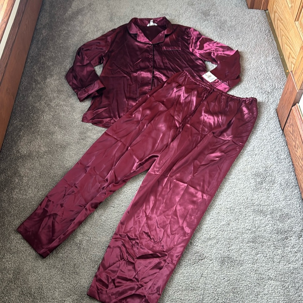 Croft & Barrow Satin Pajama Set Burgundy Long Sleeve Sleepwear SIZE L